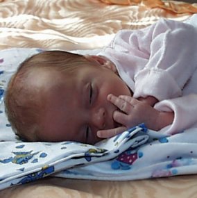 новорожденный ребенок